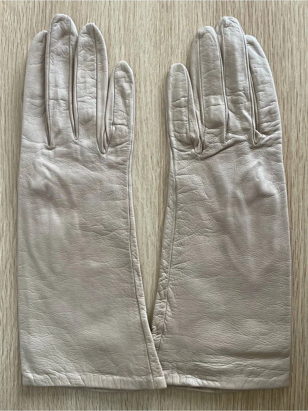 Vintage Saks Fifth Avenue light brown tan silk lined buttery leather gloves 7.5